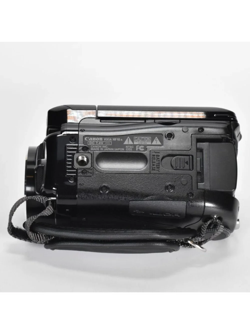 Canon VIXIA HF-10 AVCHD 16GB Dual Flash Memory HD Camcorder 12x Opt Zoom 16GB SD